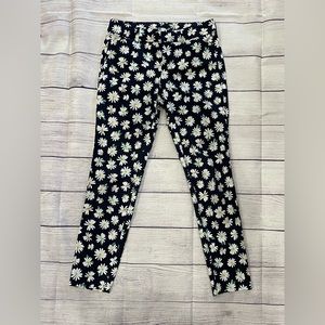 Old navy pixie ankle navy blue daisy print pants